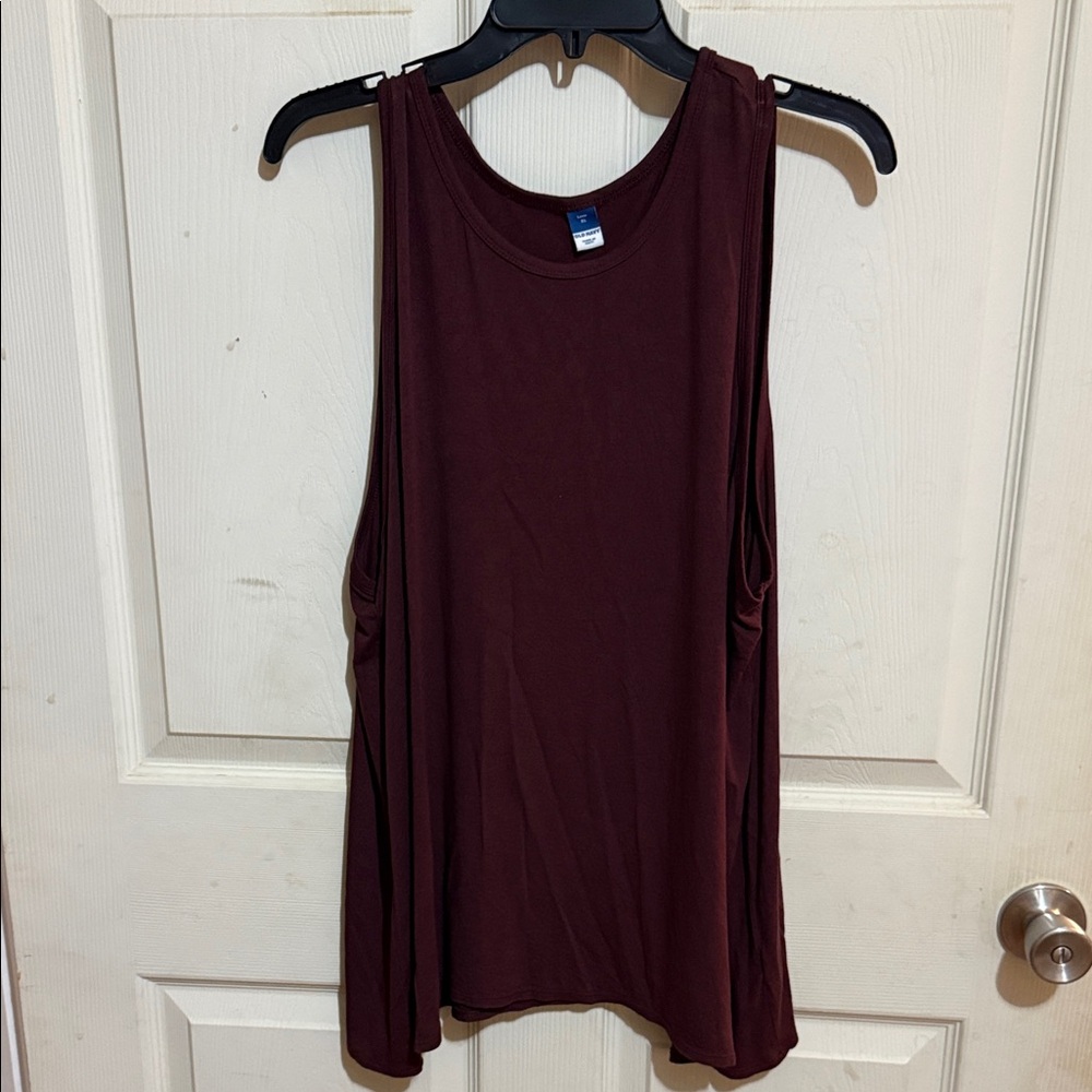 Old Navy Women's Burgundy Tank Top